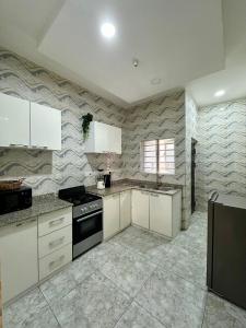 Afbeelding uit fotogalerij van Home from Home Lekki - 2 Bedroom Idado Lekki in Lagos +8 foto's