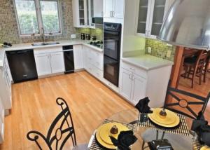 Imagen de la galería de Spacious Five-Bedroom Coastal Estate with Private Outdoor Retreats, en Long Beach