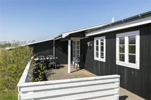 Το κτήριο όπου στεγάζεται  η παραθεριστική κατοικία