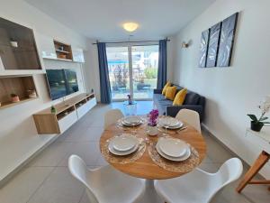 Η κουζίνα ή μικρή κουζίνα στο Relaxing 1 BR Flat with terrace and parking