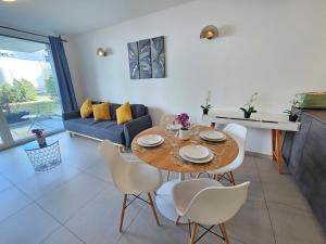 Χώρος καθιστικού στο Relaxing 1 BR Flat with terrace and parking