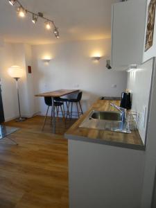 Afbeelding uit fotogalerij van Éclat d'Écume - Vue mer - Hypercentre - 31 M2 - Quiberon in Quiberon +6 foto's