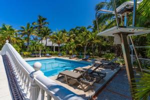 Bassein majutusasutuses Hotel Cocoliso Island Resort või selle lähedal