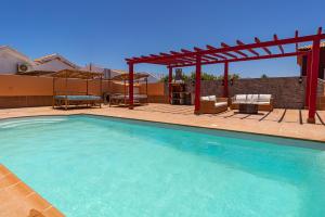 Hồ bơi trong/gần Villa Oceana - Cliffside Retreat