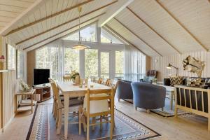 Μια τηλεόραση ή/και κέντρο ψυχαγωγίας στο HA275-Hals-Bisnapvej-10