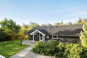 Το κτήριο όπου στεγάζεται  η παραθεριστική κατοικία