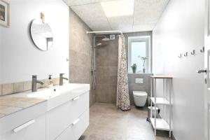 Bilik mandi di FY258-Ebberup-Hegningen-5 +14 gambar