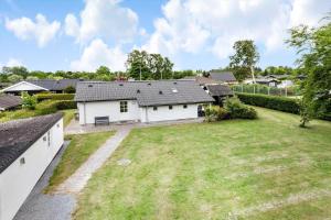 Tòa nhà nơi nhà nghỉ dưỡng tọa lạc