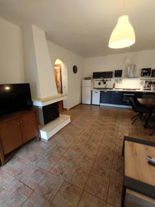 Kuchyň nebo kuchyňský kout v ubytování Iremia Blue Kalives