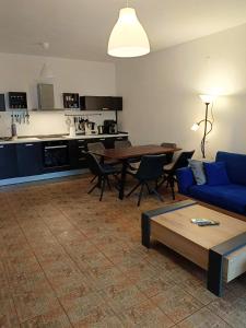 Kuchyň nebo kuchyňský kout v ubytování Iremia Blue Kalives