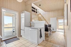 Kuchyň nebo kuchyňský kout v ubytování FY294-Faaborg-Mosegarden-26 + 14 fotografií