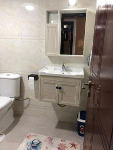 Koupelna v ubytování Karmelia