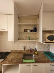 Η κουζίνα ή μικρή κουζίνα στο Hospital Area - Simple and Cheap Apartment