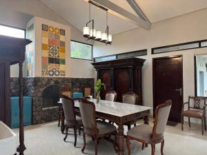 Gallery image of Wanaprasta Villa in Mantaak