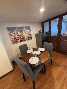 Ruang duduk di Chic Bangkok Escape & Fast Wifi +63 gambar