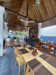 Restoran atau tempat lain untuk makan di Sadakham Green Garden Hotel