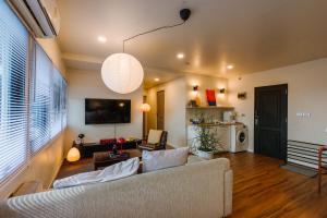 Μια τηλεόραση ή/και κέντρο ψυχαγωγίας στο Janatyy Apartment Hatyai