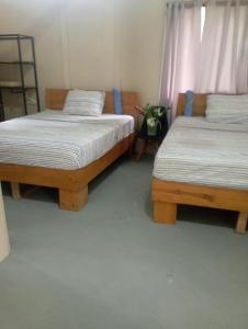 Katil atau katil-katil dalam bilik di Almendros de Osa Lodge +6 gambar
