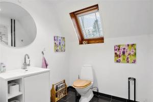 Una cocina o cocineta en OH414-Hadsund-Strandbaekken-7 15 fotos más