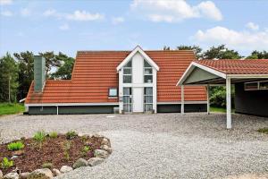 El edificio en el que está la casa vacacional