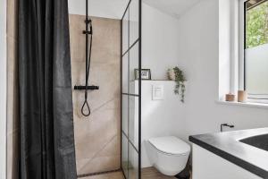 Bilik mandi di 2657-Nexo-Duegardsvej-12 +11 gambar