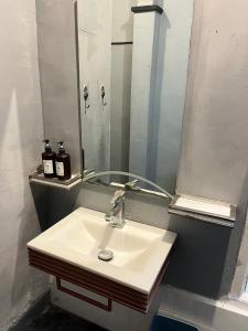 Ένα μπάνιο στο Casavina house 202