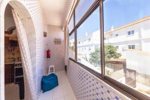 Afbeelding uit fotogalerij van B91 - Bairro Apartment in Lagos in Lagos +50 foto's