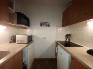 Η κουζίνα ή μικρή κουζίνα στο Résidence Marches G - MARCHES 17 MAE-1493