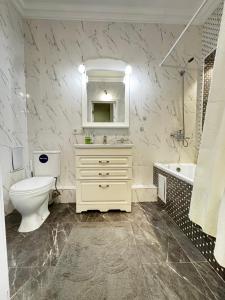 Ένα μπάνιο στο Высотные апартаменты у Мега Silk Way