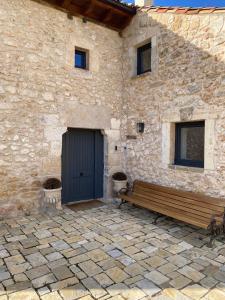 エル・ブルゴ・デ・オスマにあるEl Molino del Burgo de Osmaの石造りの建物