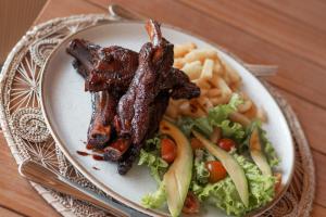 Φωτογραφία από το άλμπουμ του Avalon σε Santa Cruz del Islote