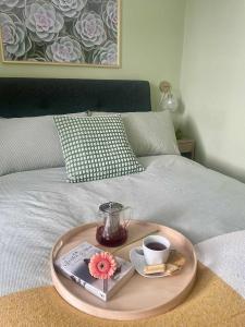 Postel nebo postele na pokoji v ubytování Bridge House