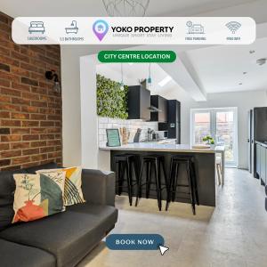 Kuchyň nebo kuchyňský kout v ubytování Stylish 5 Bedroom 5 Bathroom House Sleeps 10 with Garden, Smart TV and Free Parking by Yoko Property