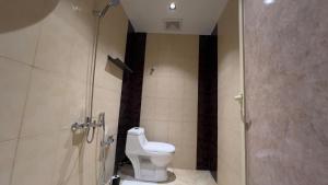 Gallery image of Hotel studio with modern design, self check-in and a special location in Unayzah +11 photos