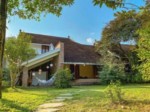 Κήπος έξω από το Villa Thu Trang