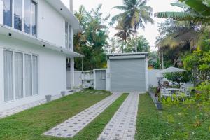 Taman di luar Joalis Villa Polhena Pvt Ltd