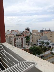 une vue depuis le balcon d'une ville dans l'établissement Logement idéal pour vos séjours - 8ème étage avec ascenseur, à Birmandreis