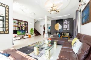 Istumisnurk majutusasutuses Villas Hồ Bơi Đồi Ngọc Tước Bãi Sau Thoáng Mát Sân BBQ rộng