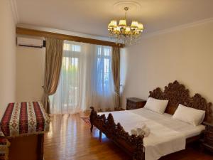 Ένα ή περισσότερα κρεβάτια σε δωμάτιο στο Sea View Old City Apartment