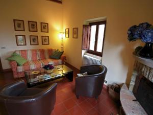 Gallery image of Beautiful Cottage in Scheggia with Swimming Pool in Misciano