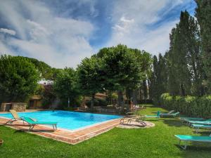 Κήπος έξω από το Idyllic Countryside Apartment on Chianti hills with pool