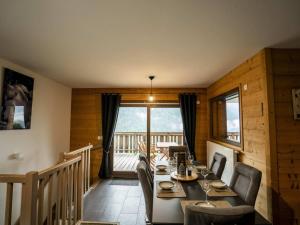 Ban công/sân hiên tại Châtel: 4P 100m², 7 pers, Jacuzzi, Parking, Proche Centre & Remontées - FR-1-676-178