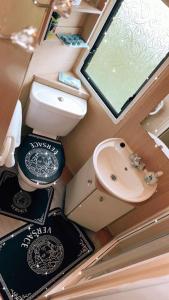 Vannituba majutusasutuses Caravan Beach Park - Sleeps 8 Parking & Pool