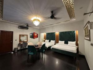 Gallery image of A One Hotel Dha Phase 4 in Karachi