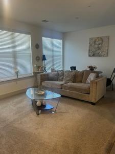 Fotografie z fotogalerie ubytování Cozy Apartment Entire private 2bd 2ba v destinaci Canton