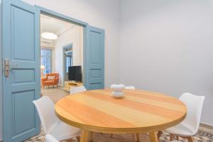 Afbeelding uit fotogalerij van Flame 3-BR Apartment & Balcony in Mar Mikhael in Al Mudawwar +22 foto's