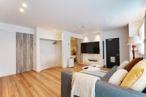 TV a/nebo společenská místnost v ubytování Tomo House Yotsuya-Sanchome 101 - from 6 minutes station 四谷三丁目 101 駅から徒歩6分