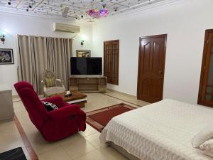 Gallery image of The 4-Bedroom Retreat in DHA in Karachi