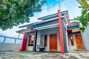 Το κτήριο όπου στεγάζεται  η παραθεριστική κατοικία