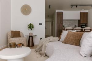 Posezení v ubytování Elegant Design Apartment Liselot Near the Beach